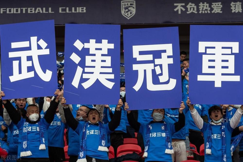 所以，饶是这么多人一齐冲向他，他也丝毫不为所惧。